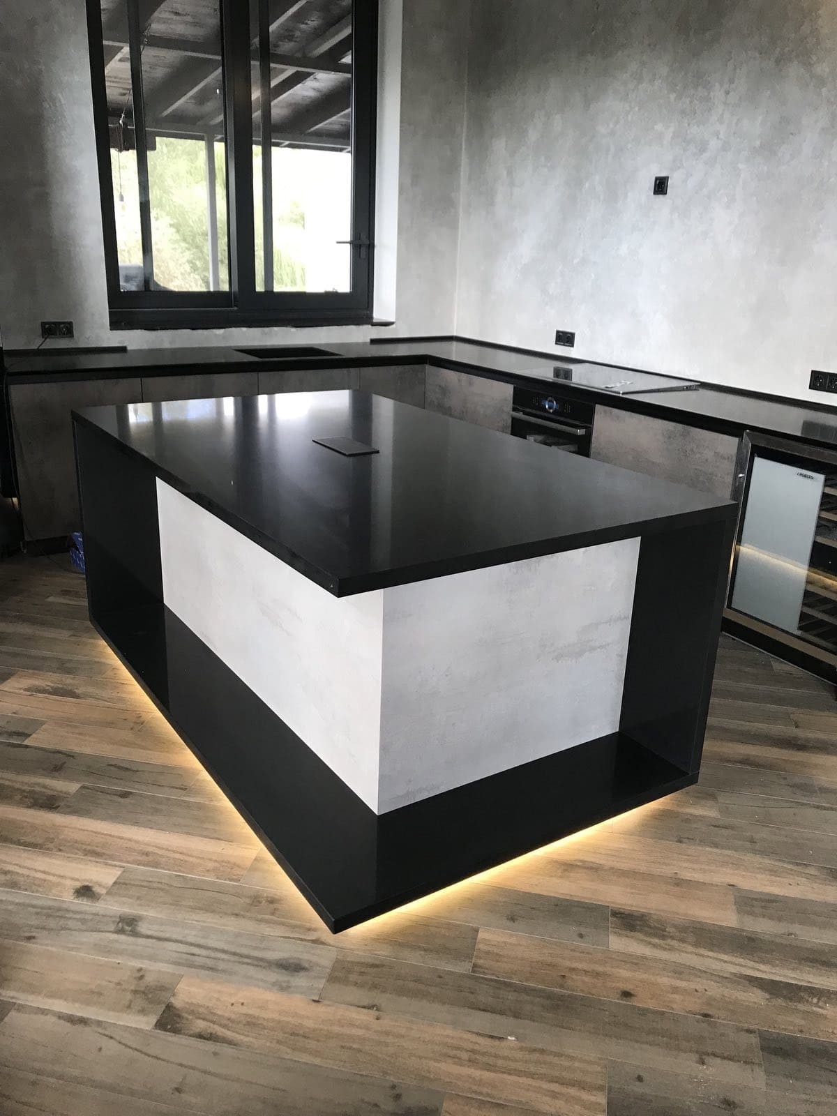Готовое изделие. Oshxona. Avant Quartz 1030 Бержерак