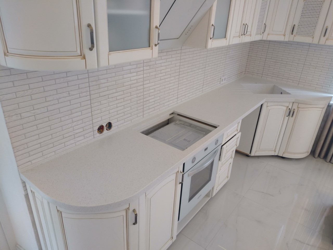 Готовое изделие. Кухня. Avant Quartz 1220 Клермон