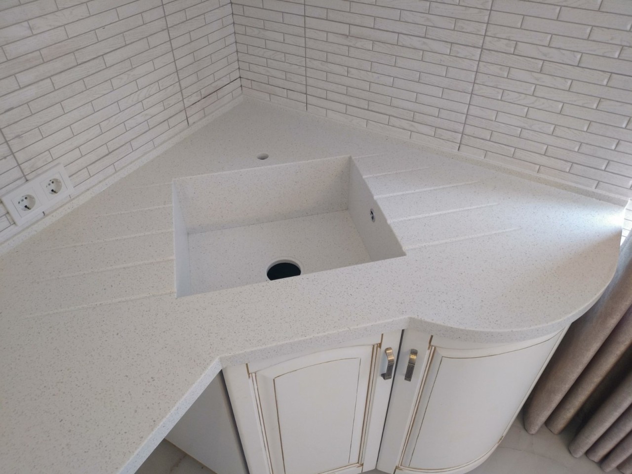 Готовое изделие. Кухня. Avant Quartz 1220 Клермон. Фото 3