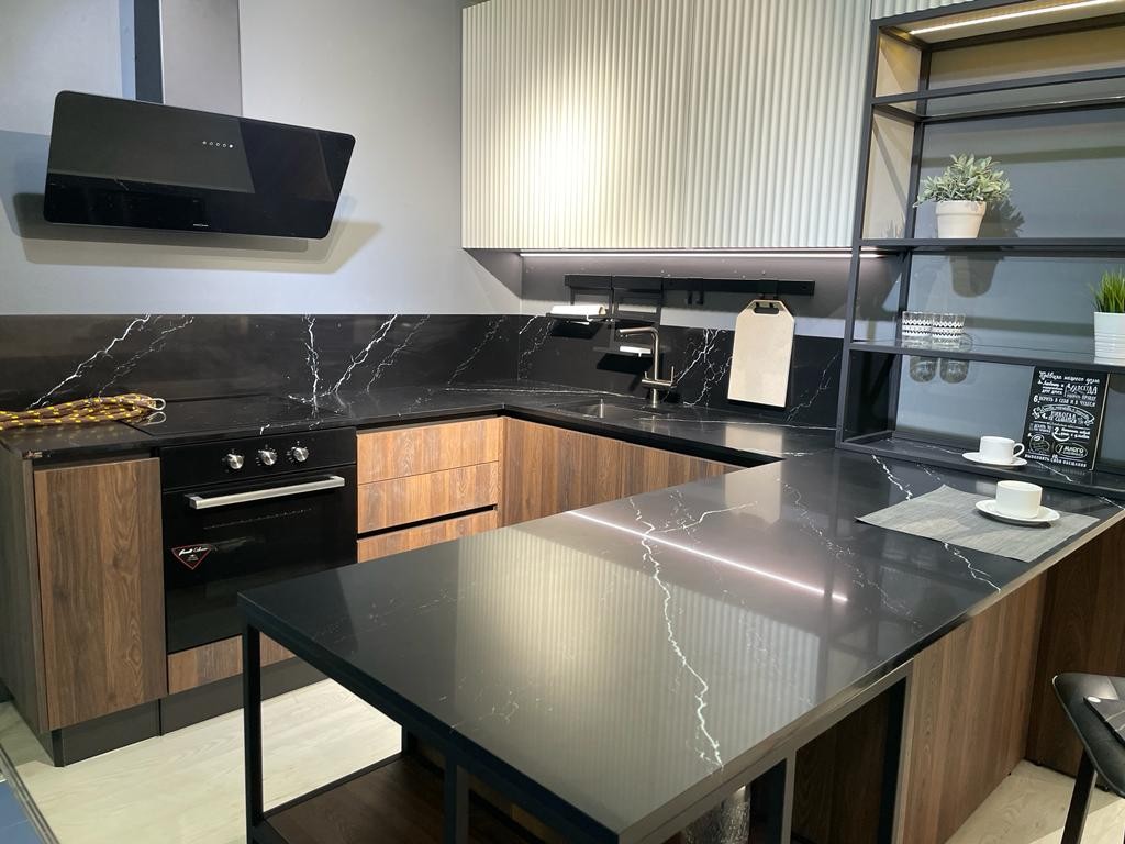 Готовое изделие. Кухня. Avant Quartz 7060 Калакатта Мон-Сен-Мишель