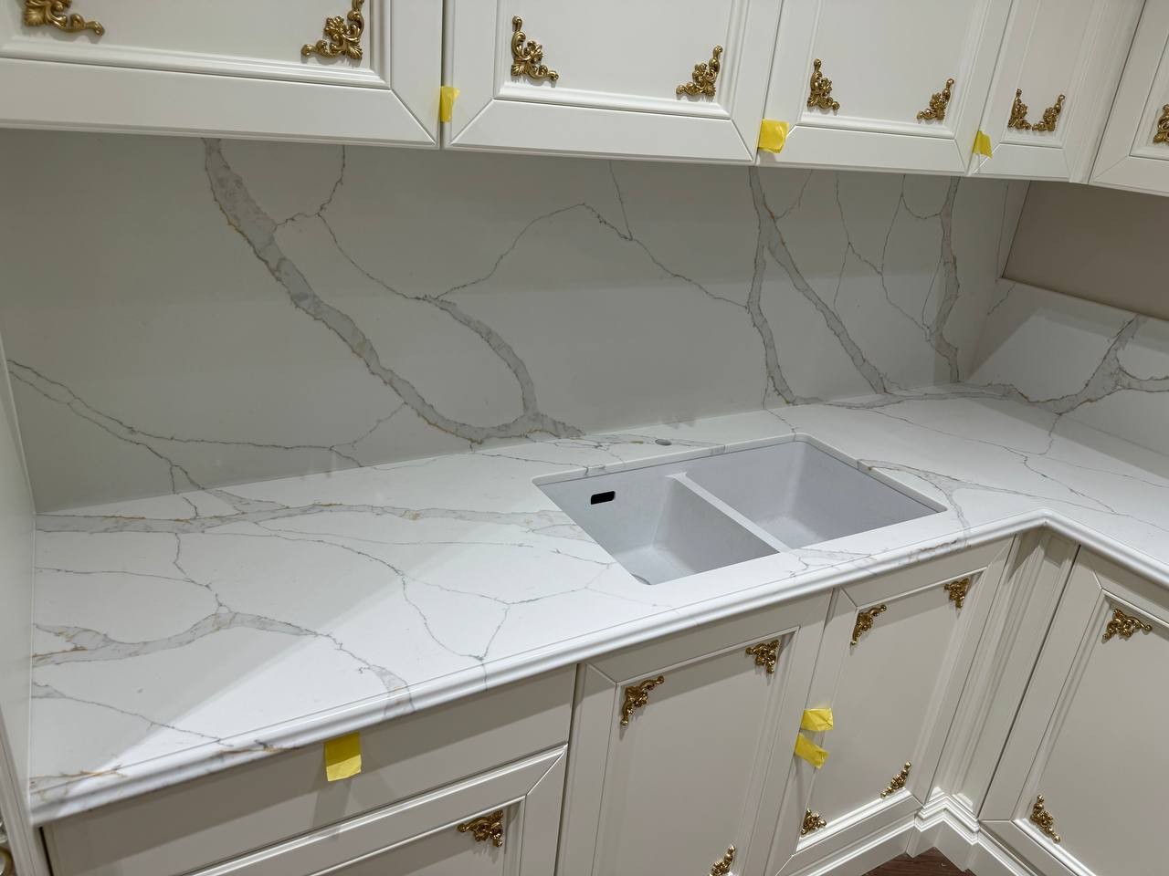 Готовое изделие. Кухня. Avant Quartz 7070 Калакатта Версаль. Фото 3