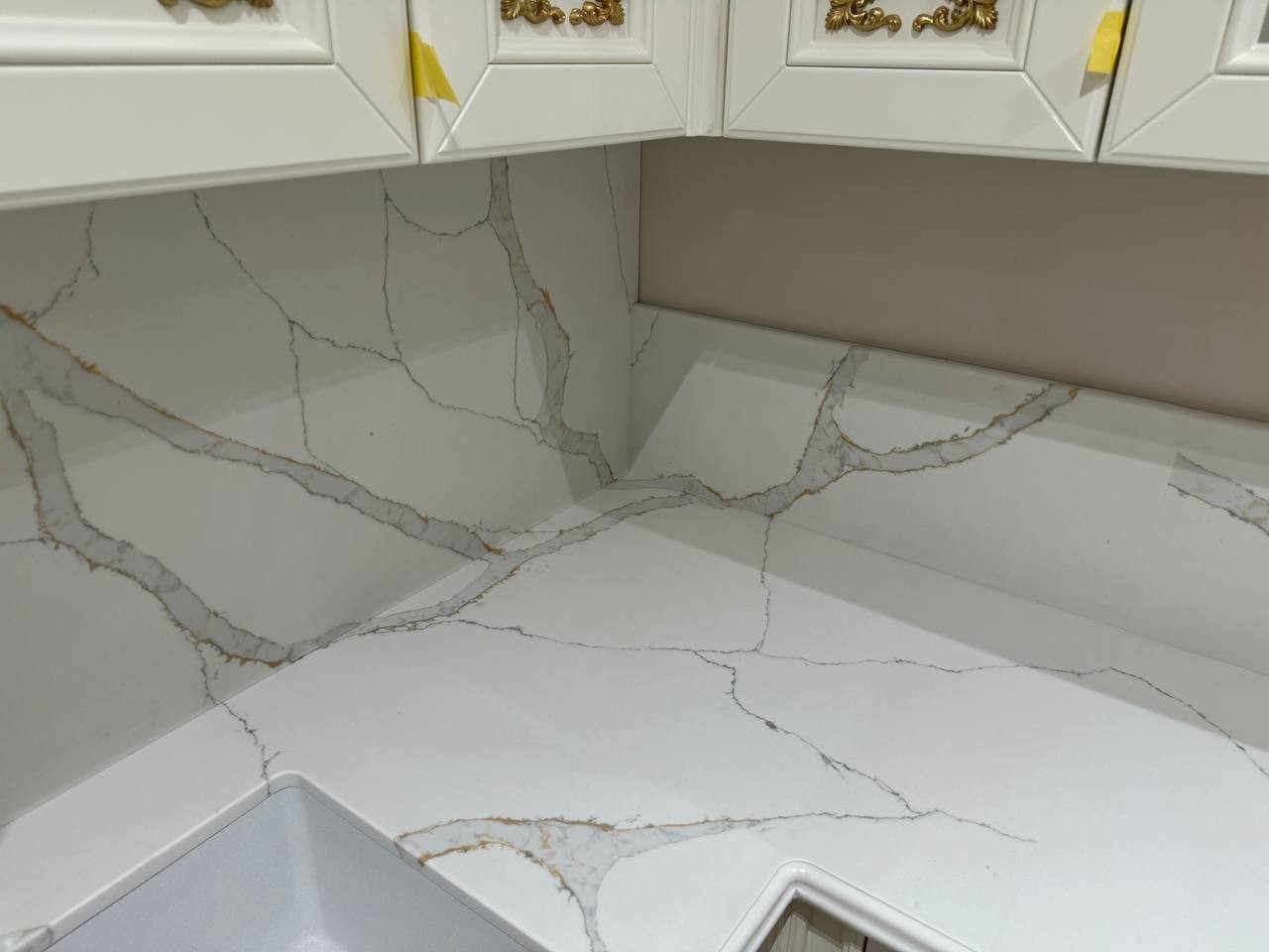 Готовое изделие. Кухня. Avant Quartz 7070 Калакатта Версаль. Фото 4
