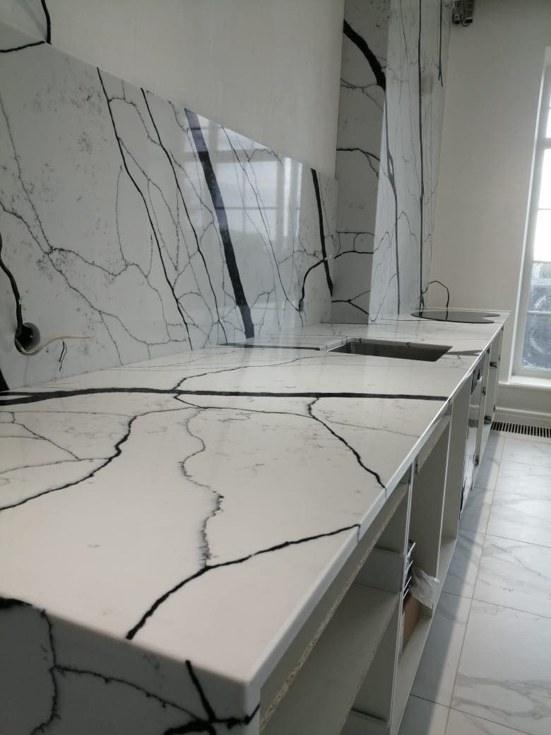 Готовое изделие. Кухня. Avant Quartz 7300 Калакатта Аяччо