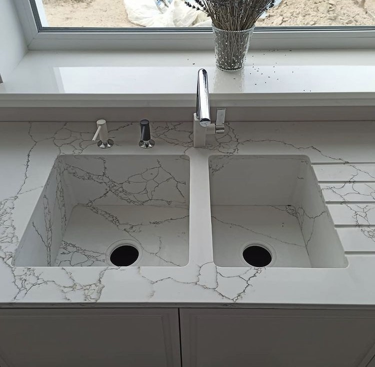 Готовое изделие. Кухня. Avant Quartz 7470 Калакатта Беарн. Фото 1