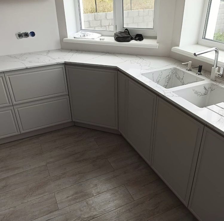 Готовое изделие. Кухня. Avant Quartz 7470 Калакатта Беарн