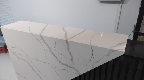 Готовое изделие. Коммерческие объекты. Avant Quartz 7400 Калакатта Дофине