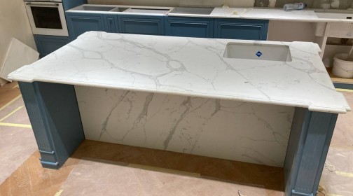 Готовое изделие. Кухня. Avant Quartz 7500 Калакатта Аррас